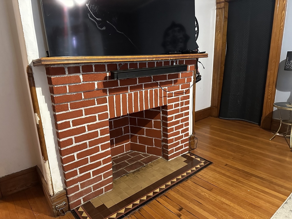 191 Thompson Street Springfield, MA 01109 - Photo 5 of 9 Gallery Image 5