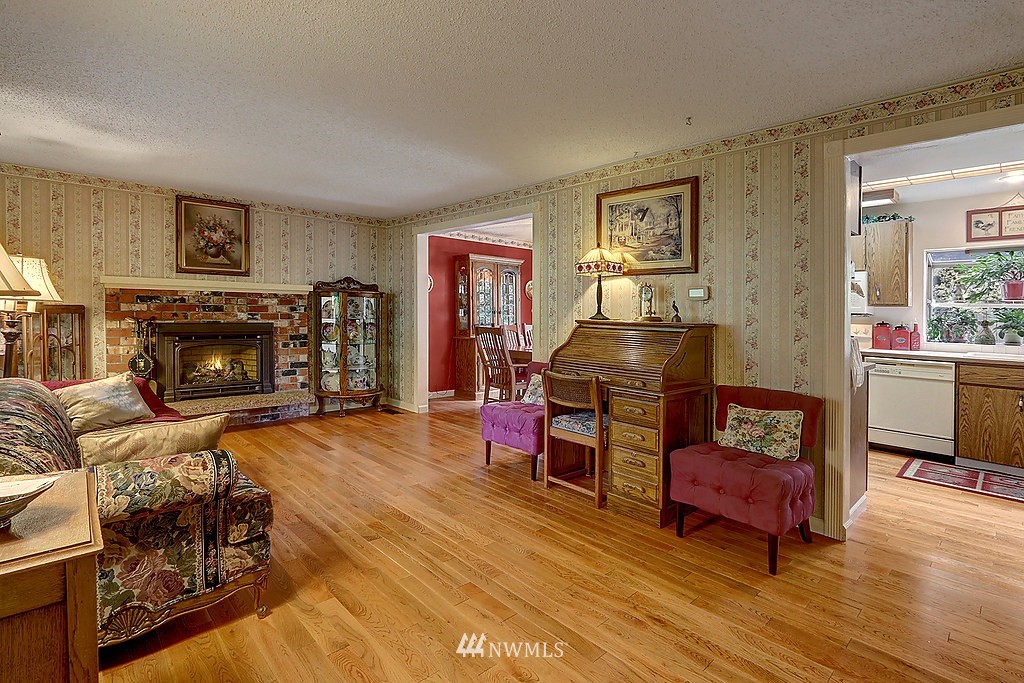 421 Chelan Avenue Southeast Renton, WA 98059 - Photo 3 of 18 Gallery Image 3