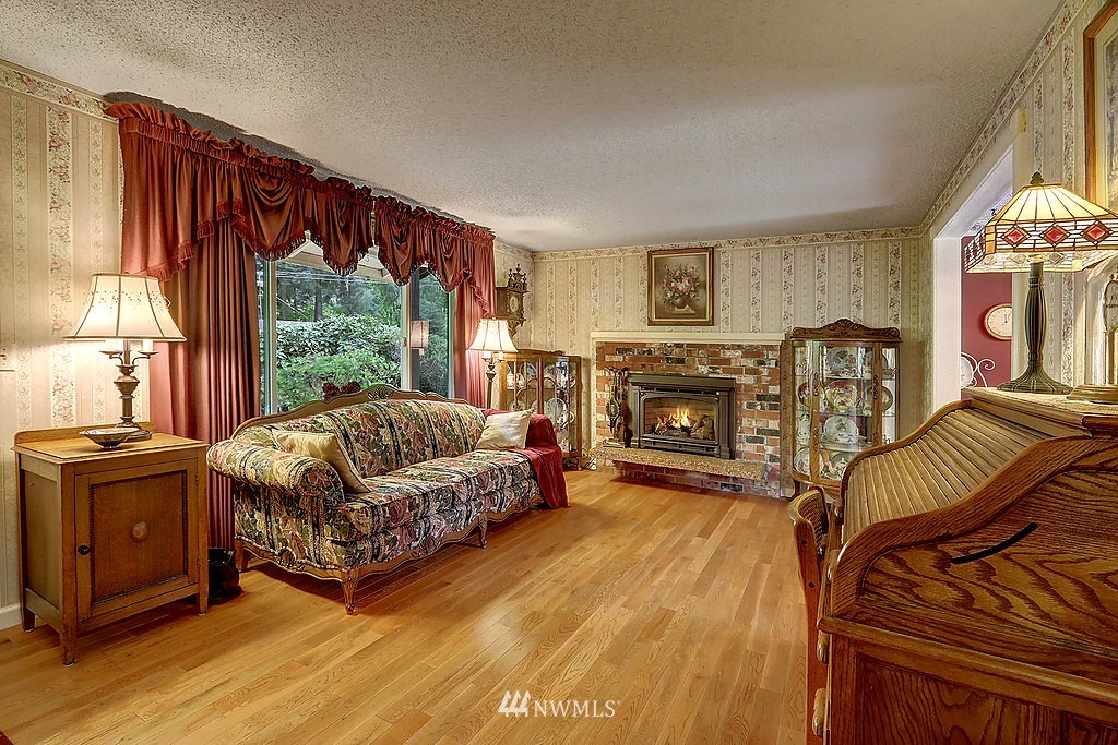 421 Chelan Avenue Southeast Renton, WA 98059 - Photo 4 of 18 Gallery Image 4