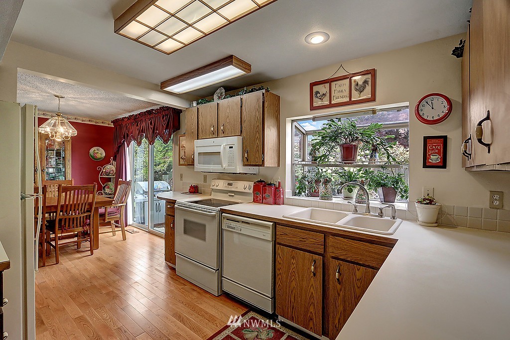 421 Chelan Avenue Southeast Renton, WA 98059 - Photo 6 of 18 Gallery Image 6