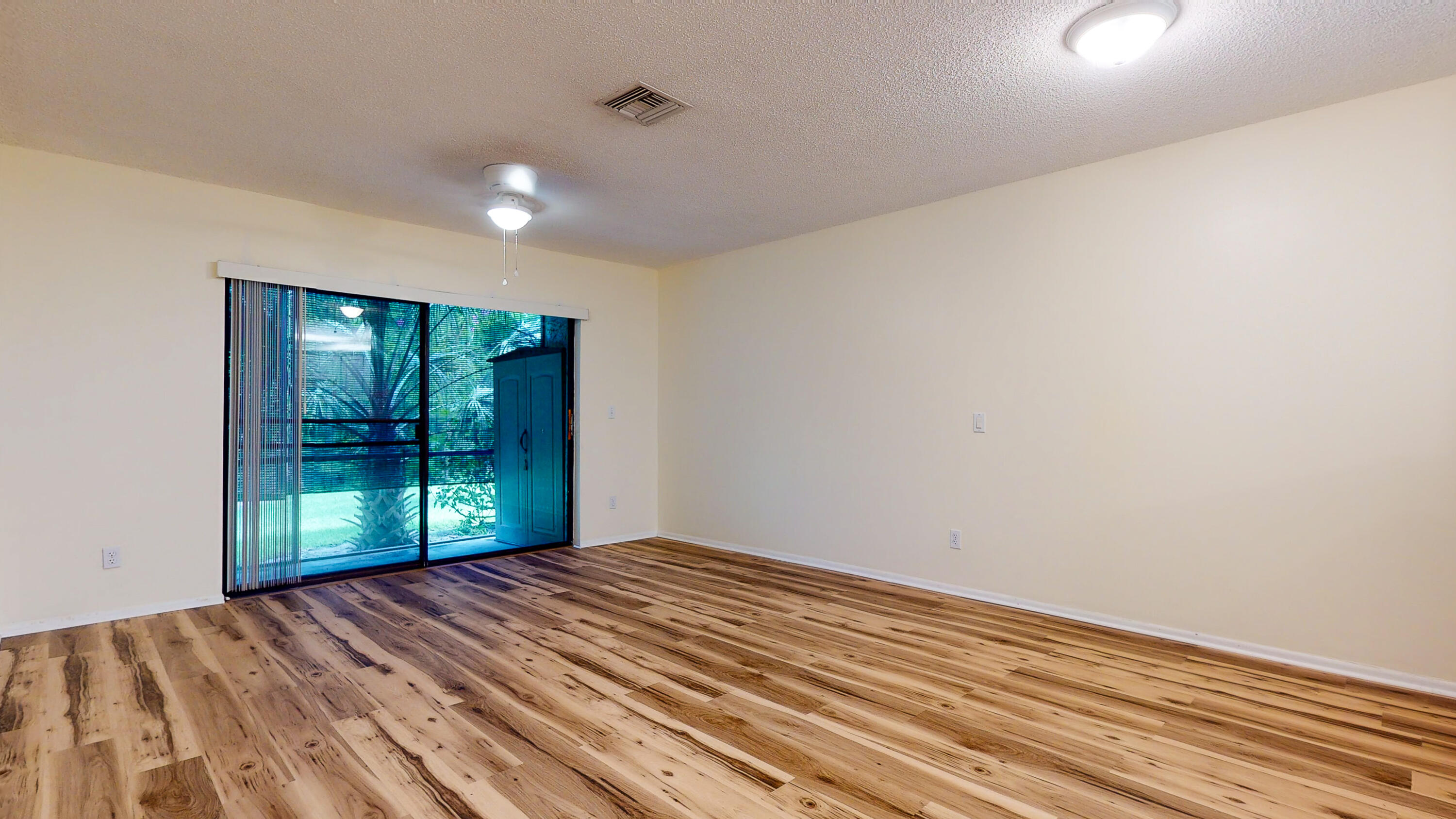 800 Northwest Fork Road, Unit B4 U2 Stuart, FL 34994 - Photo 11 of 53 Living/Dining
