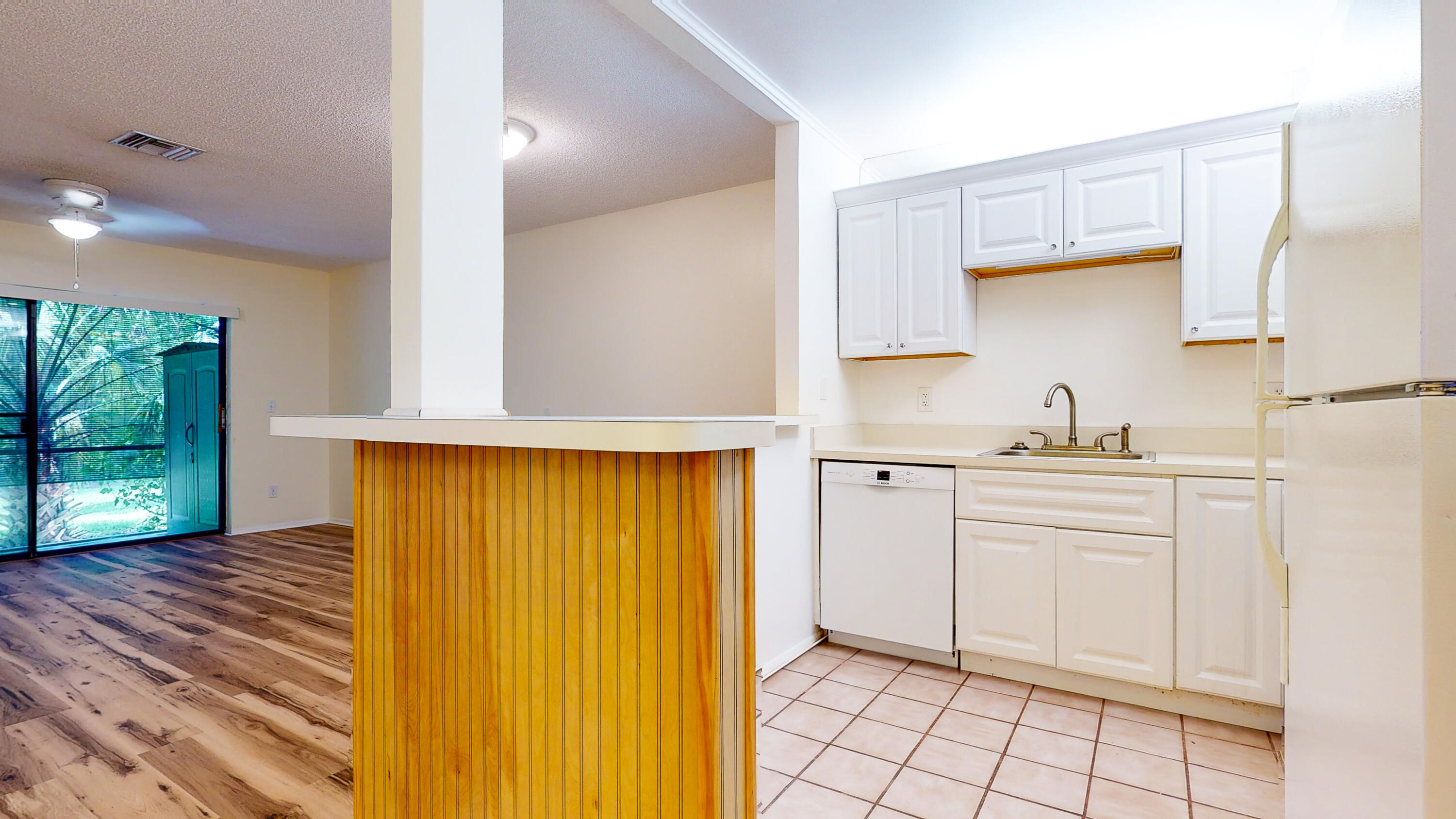 800 Northwest Fork Road, Unit B4 U2 Stuart, FL 34994 - Photo 13 of 53 Kitchen