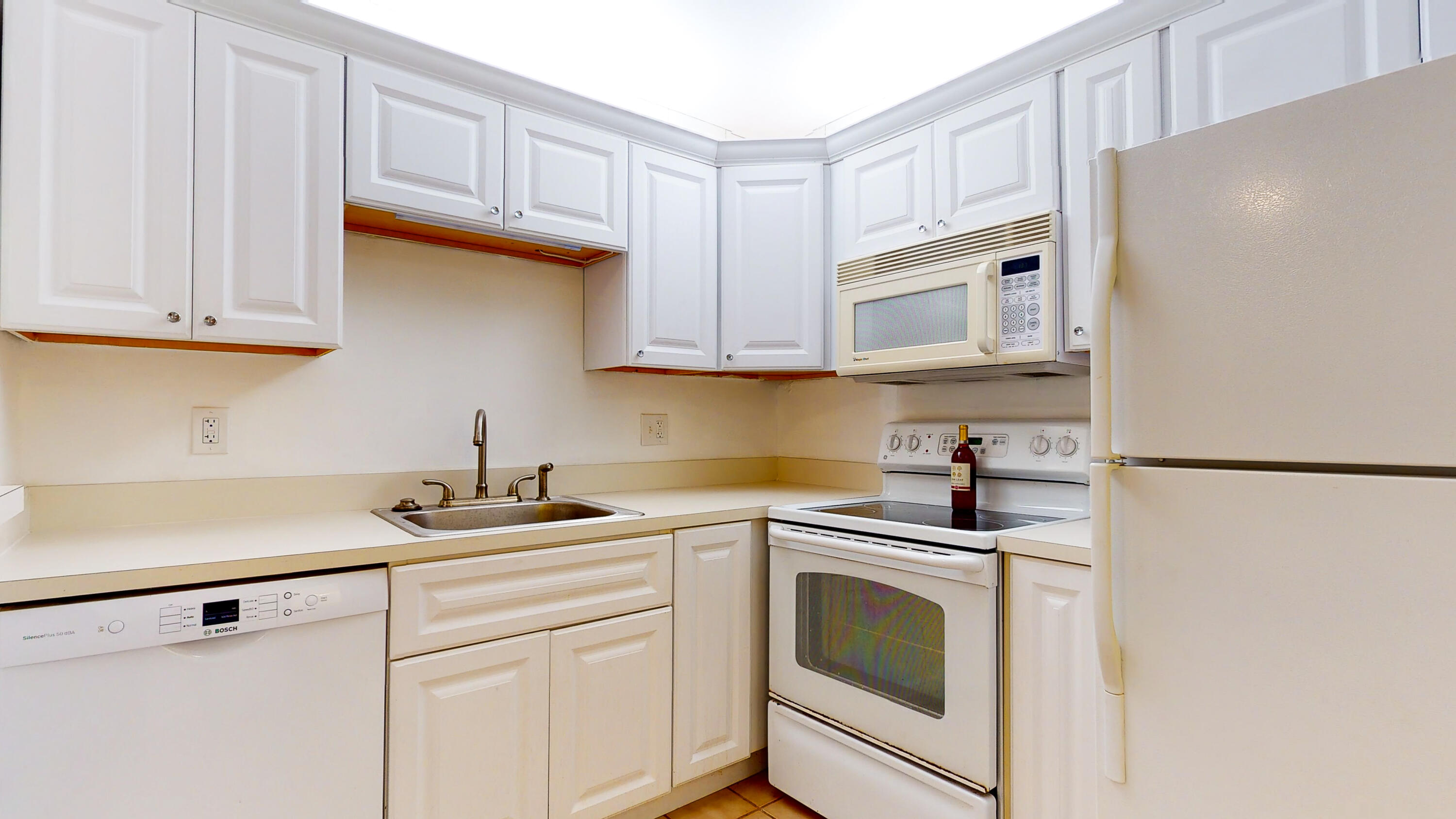 800 Northwest Fork Road, Unit B4 U2 Stuart, FL 34994 - Photo 14 of 53 Kitchen