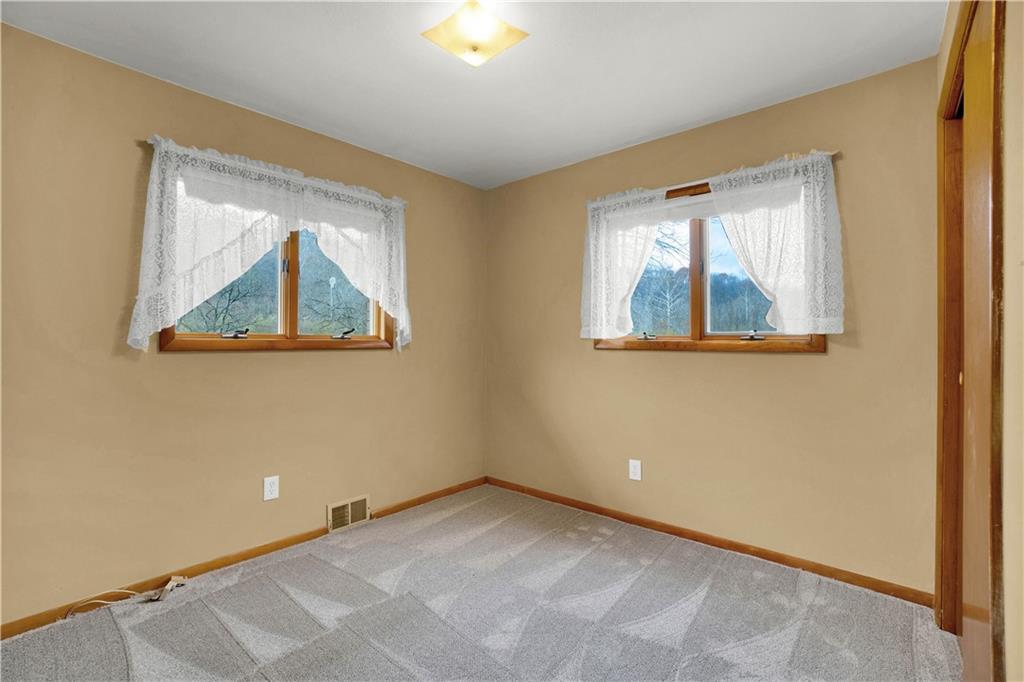 570 Bartleyville Road Burgettstown, PA 15021 - Photo 16 of 25 Gallery Image 16