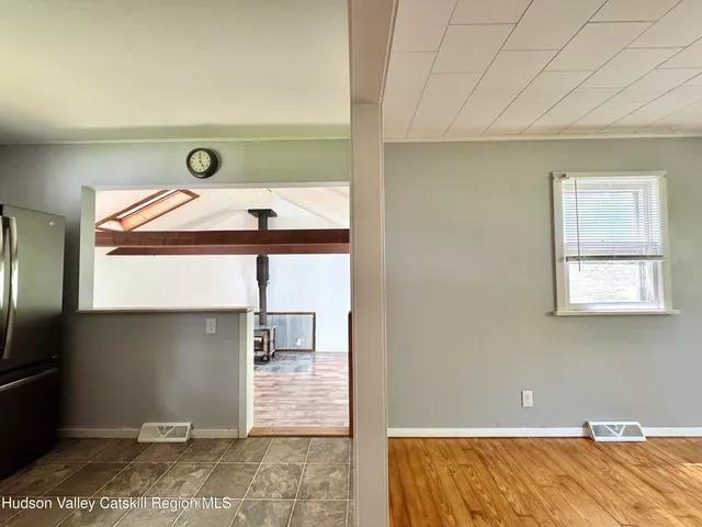 a view of entryway with a front door