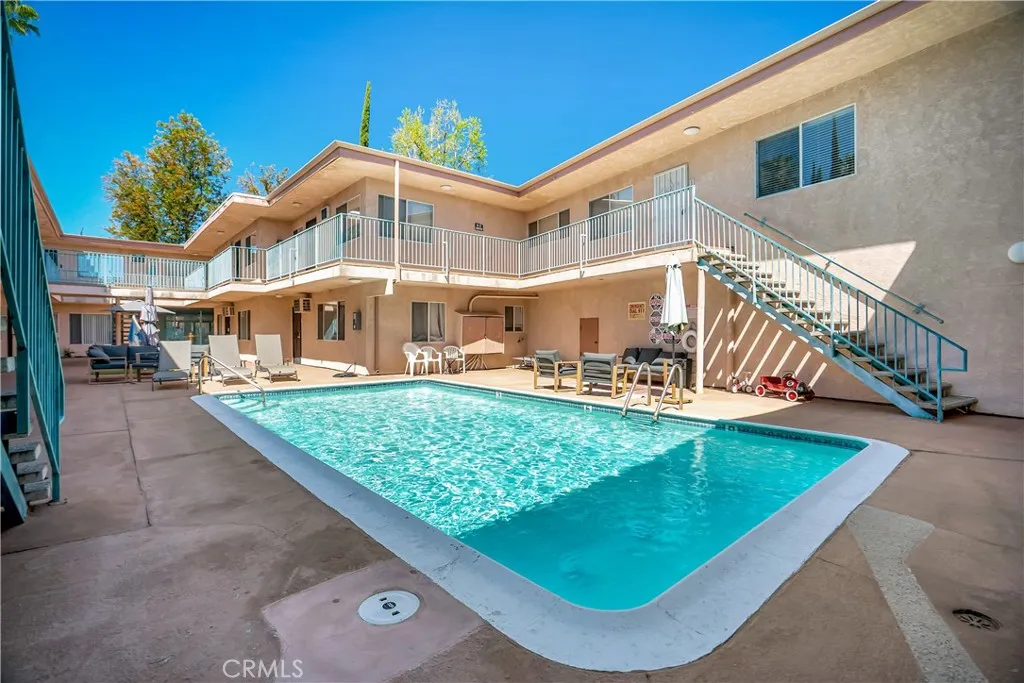 6520 Shirley Reseda, CA 91335 - Photo 21 of 26 an aerial view of a house
