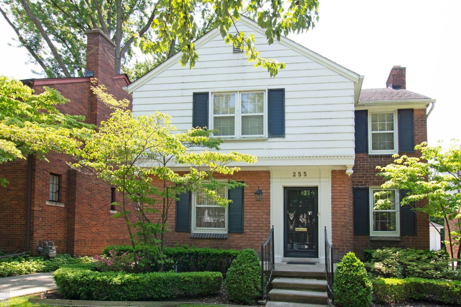 255 Merriweather Road Grosse Pointe Farms, MI 48236 - Photo 3 of 28
