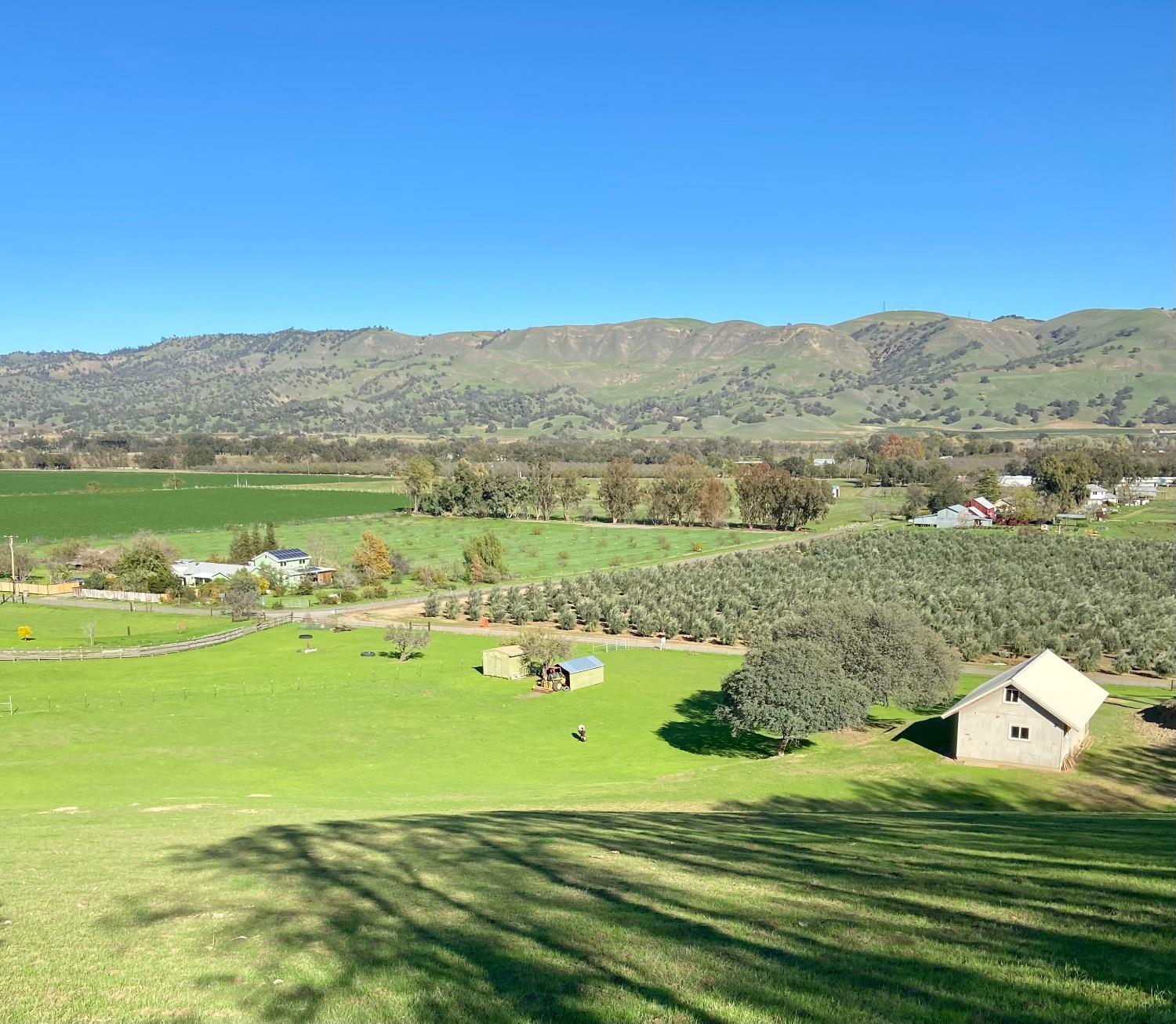 Gorgeous views to the East and Capay Valley - situated in Brooks CA just past Cache Creek Casino and Seke Olive Oil - live the country lifestyle!
