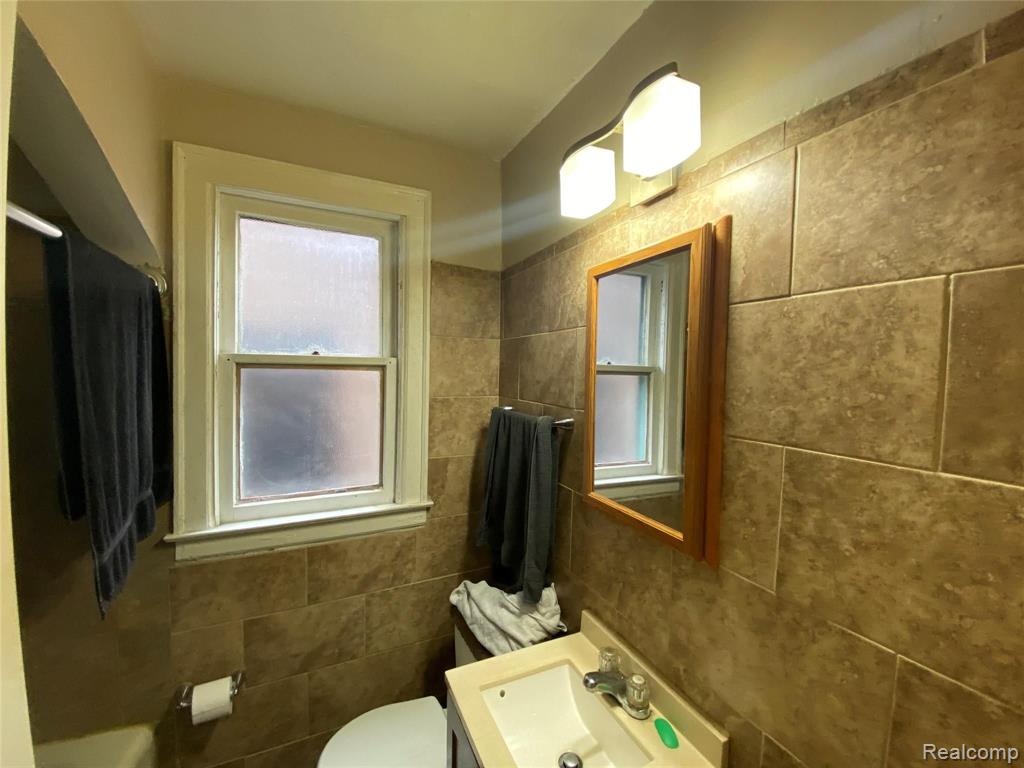 5608 Casper Street Detroit, MI 48210 - Photo 3 of 14