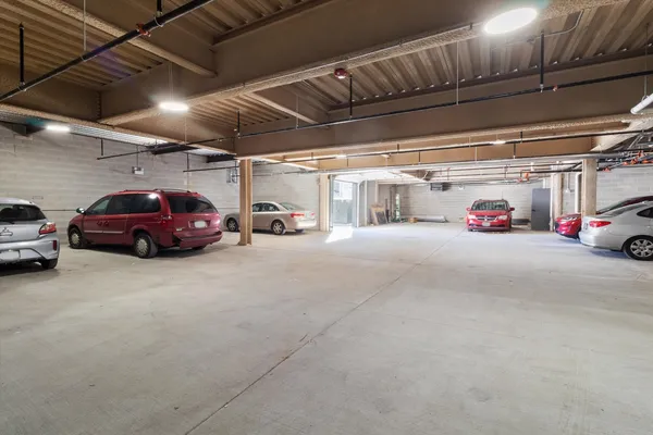 $3,100 | 4513 North Clark Street, Unit 201, Chicago, IL 60640