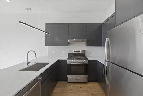 $3,100 | 4513 North Clark Street, Unit 201, Chicago, IL 60640