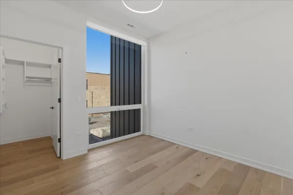 $3,100 | 4513 North Clark Street, Unit 201, Chicago, IL 60640