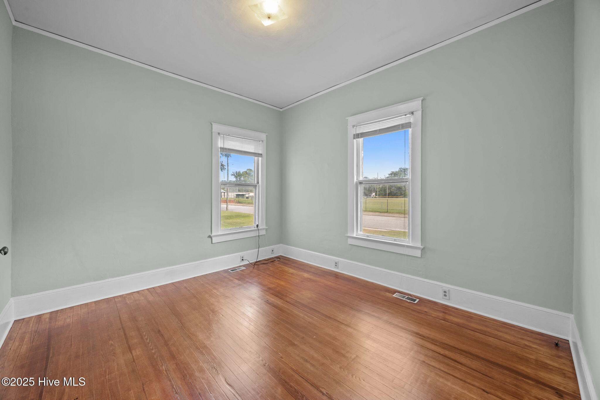 820 East 4th Street Washington, NC 27889 - Photo 8 of 39 17-web-or-mls-BLS_0021