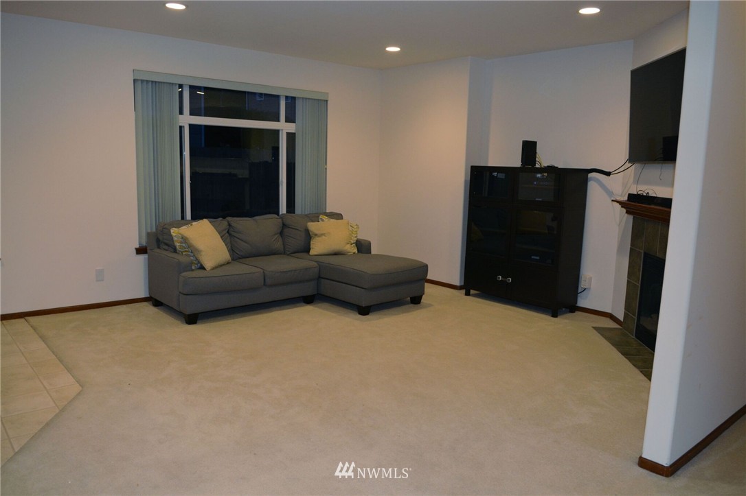 6010 Southeast 2nd Court Renton, WA 98059 - Photo 6 of 16