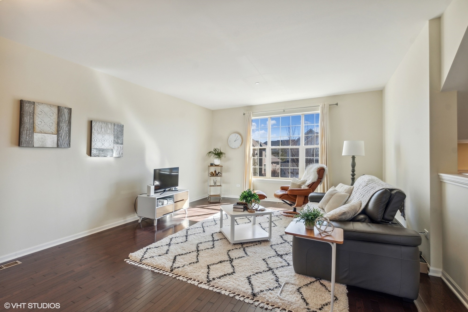 1908 Dauntless Drive Glenview, IL 60026 - Photo 2 of 24 a living room with furniture and a window