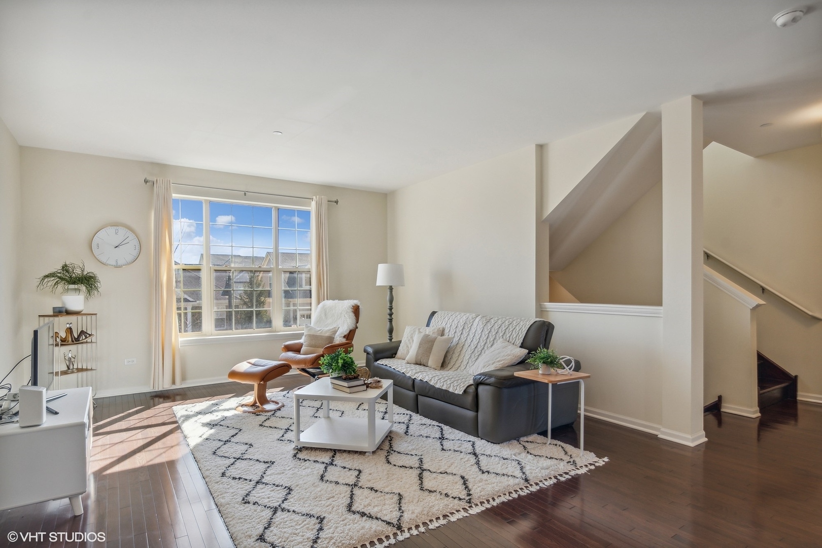 1908 Dauntless Drive Glenview, IL 60026 - Photo 3 of 24 a living room with furniture and floor to ceiling window