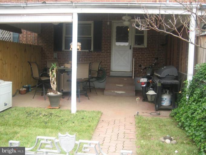 2737 Moorgate Road Dundalk, MD 21222 - Photo 2 of 22 Back yard