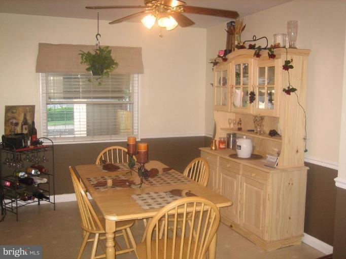 2737 Moorgate Road Dundalk, MD 21222 - Photo 5 of 22 Dining Room