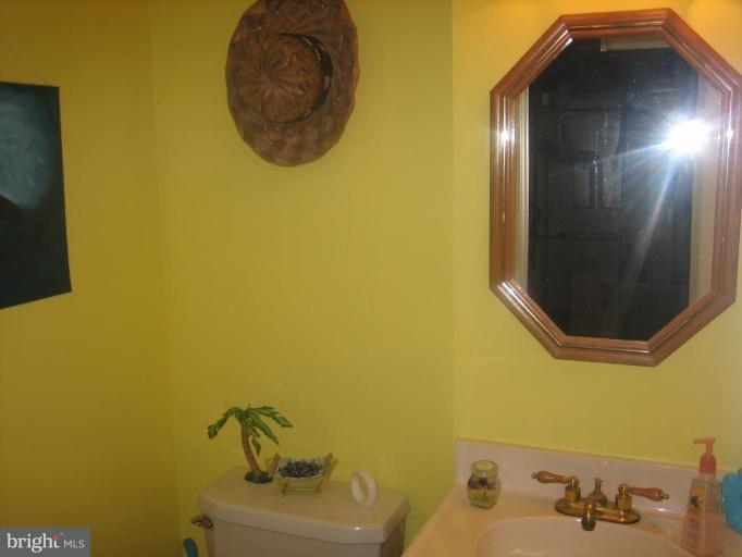 2737 Moorgate Road Dundalk, MD 21222 - Photo 10 of 22 Bath #2