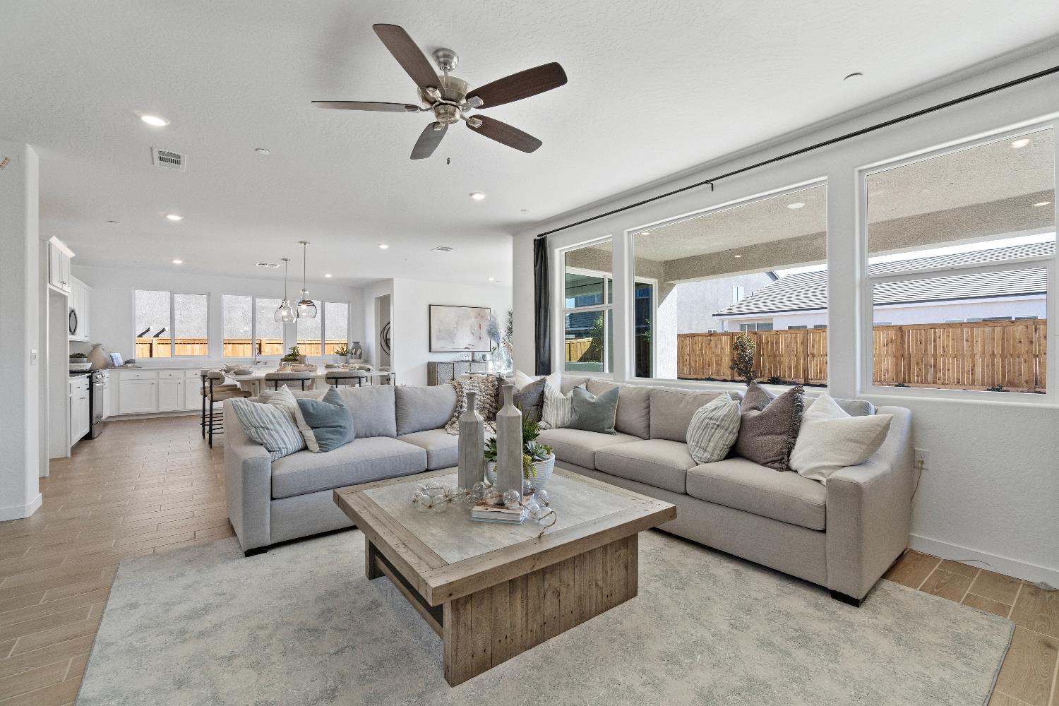 1046 Springtime Avenue Clovis, CA 93619 - Photo 12 of 40