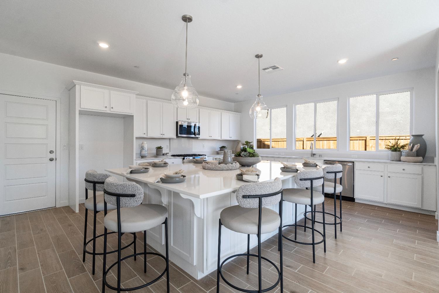 1046 Springtime Avenue Clovis, CA 93619 - Photo 14 of 40