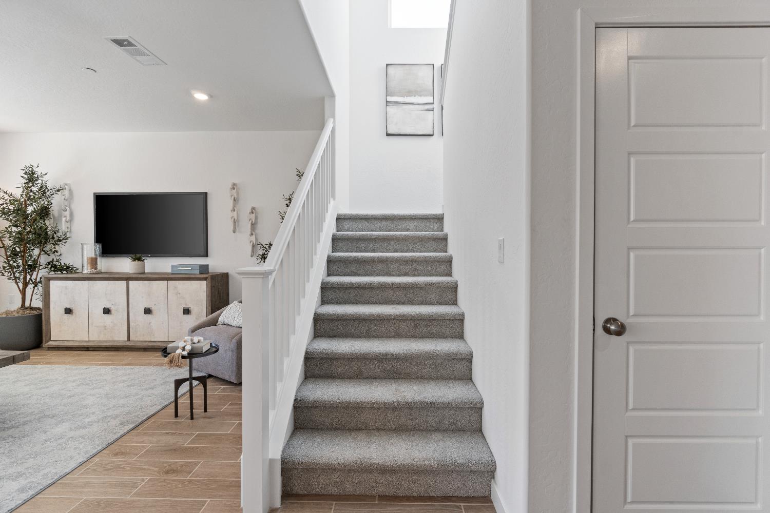 1046 Springtime Avenue Clovis, CA 93619 - Photo 22 of 40