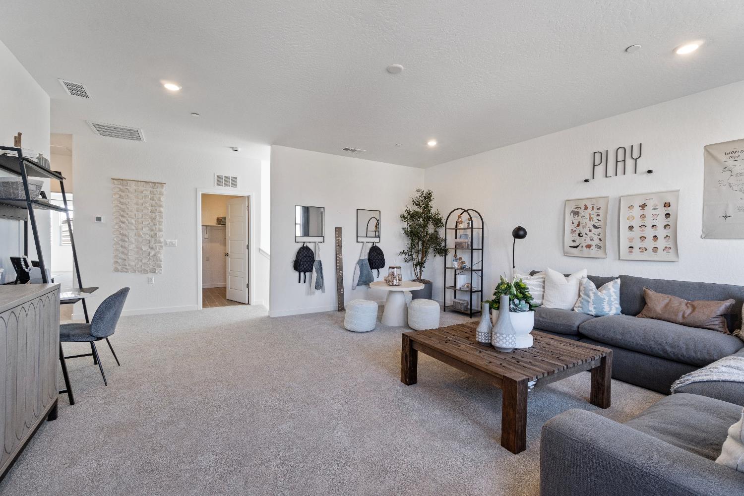 1046 Springtime Avenue Clovis, CA 93619 - Photo 24 of 40