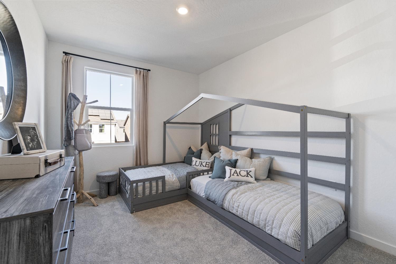 1046 Springtime Avenue Clovis, CA 93619 - Photo 33 of 40