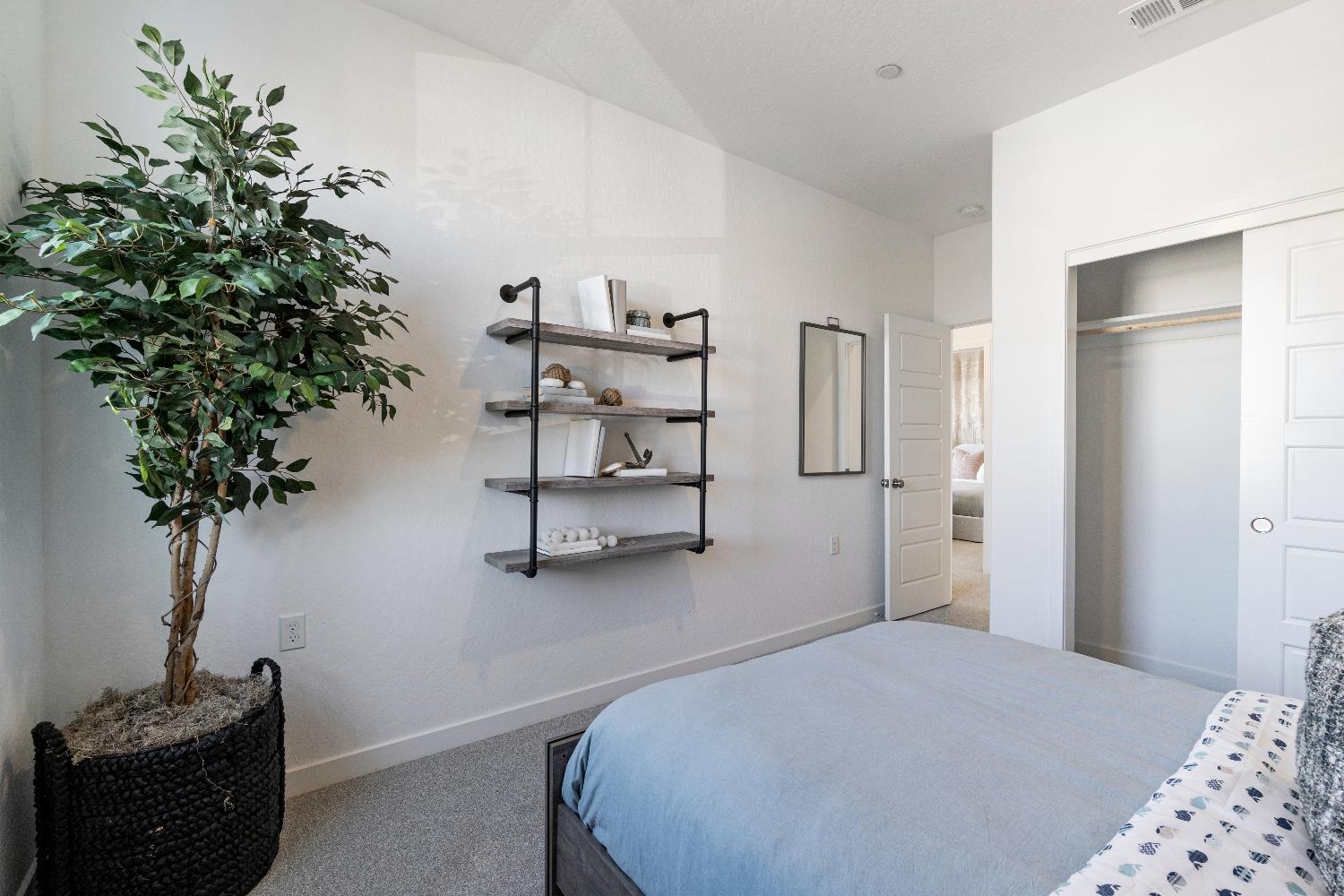 1046 Springtime Avenue Clovis, CA 93619 - Photo 36 of 40