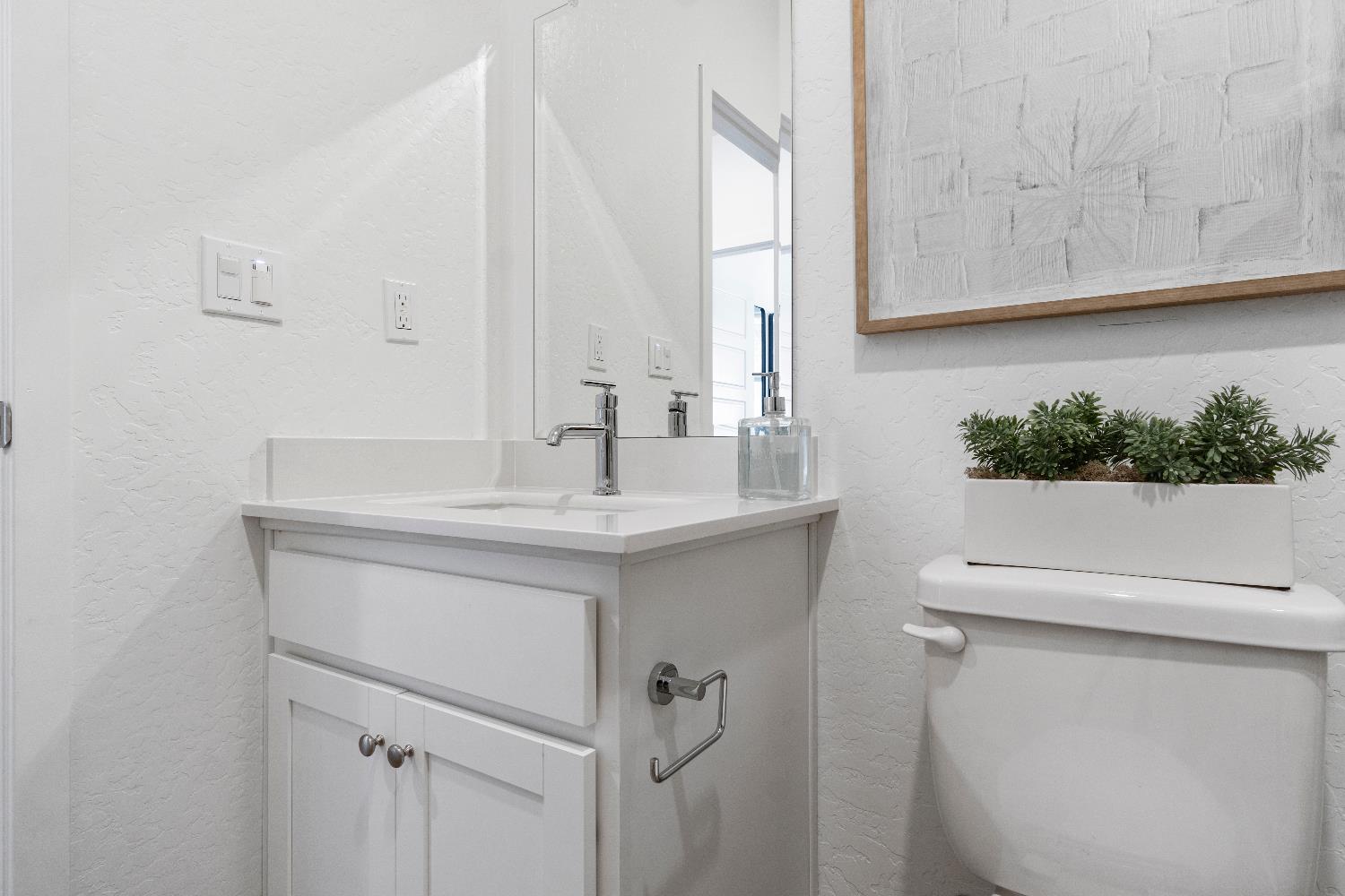 1046 Springtime Avenue Clovis, CA 93619 - Photo 9 of 40