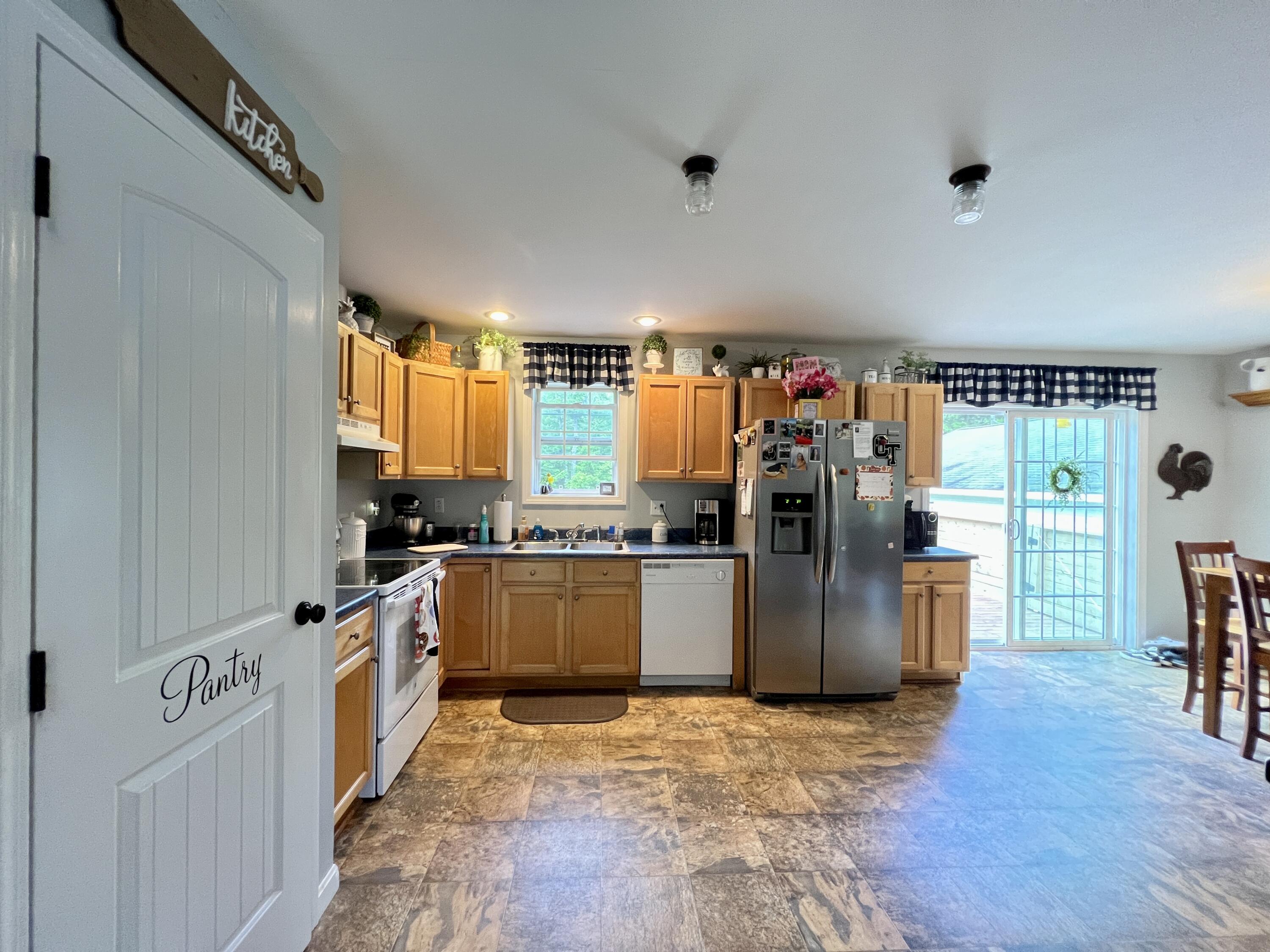 16 10 Road Bradley, ME 04411 - Photo 15 of 58 Roomy