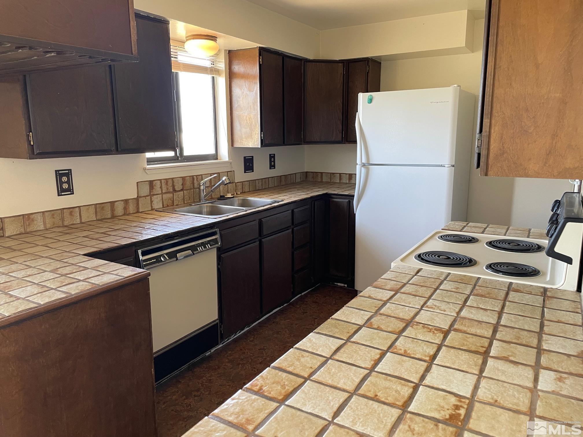 11670 Fir Drive Reno, NV 89506 - Photo 8 of 33 Photo 8