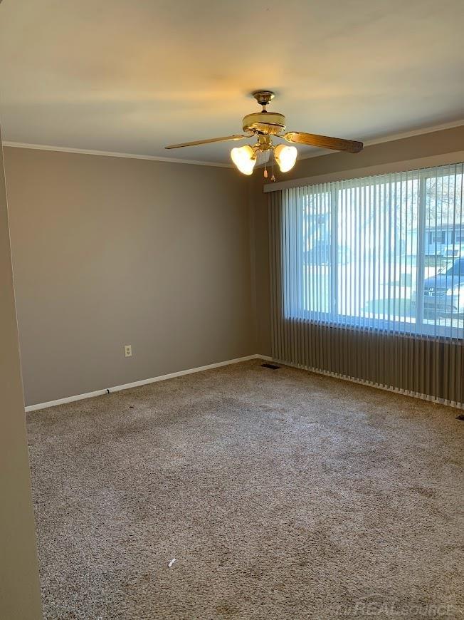 3010 Emmons Avenue Rochester, MI 48307 - Photo 5 of 13 50063302-4.JPG