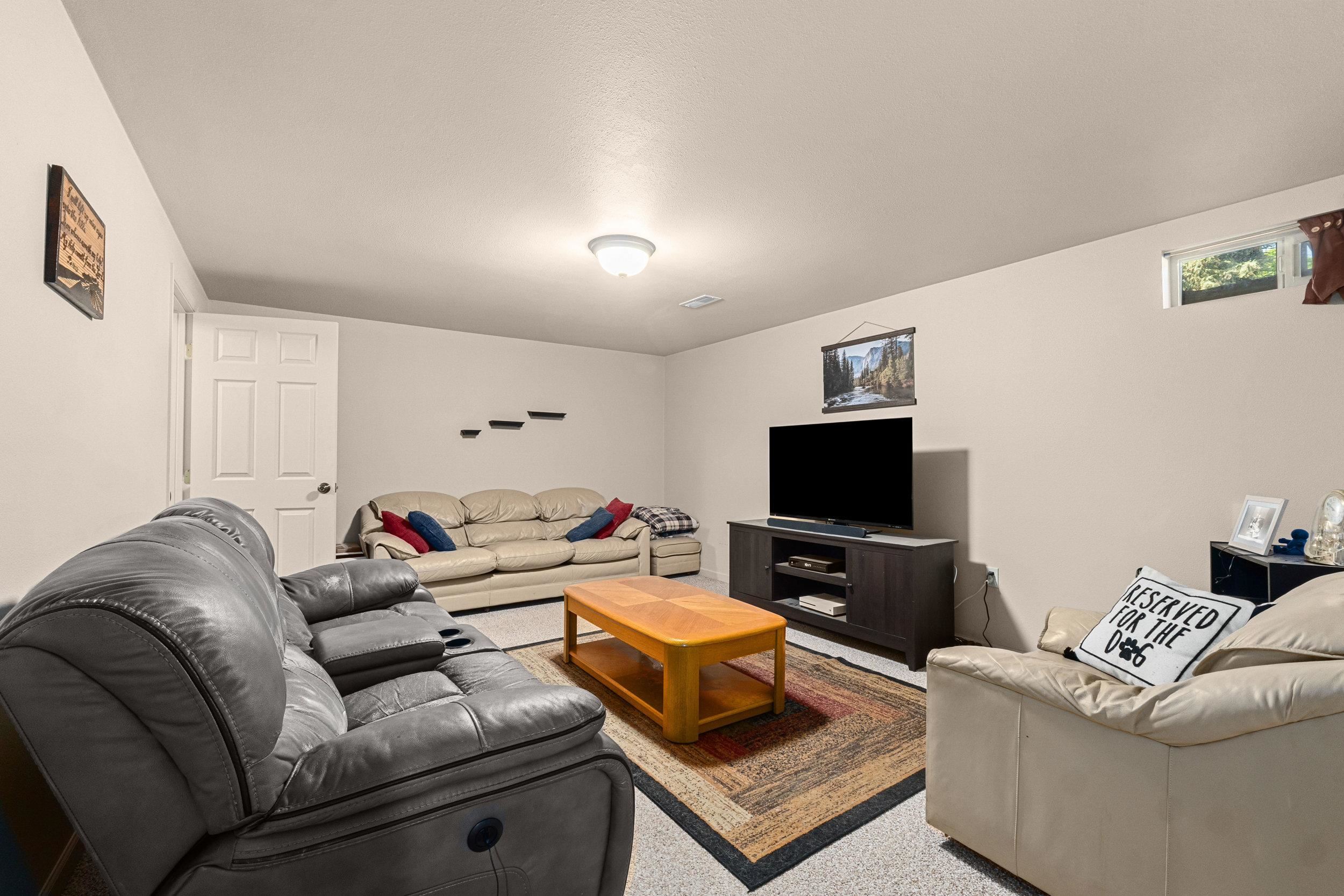 614 South Summit Street Colville, WA 99114 - Photo 10 of 23