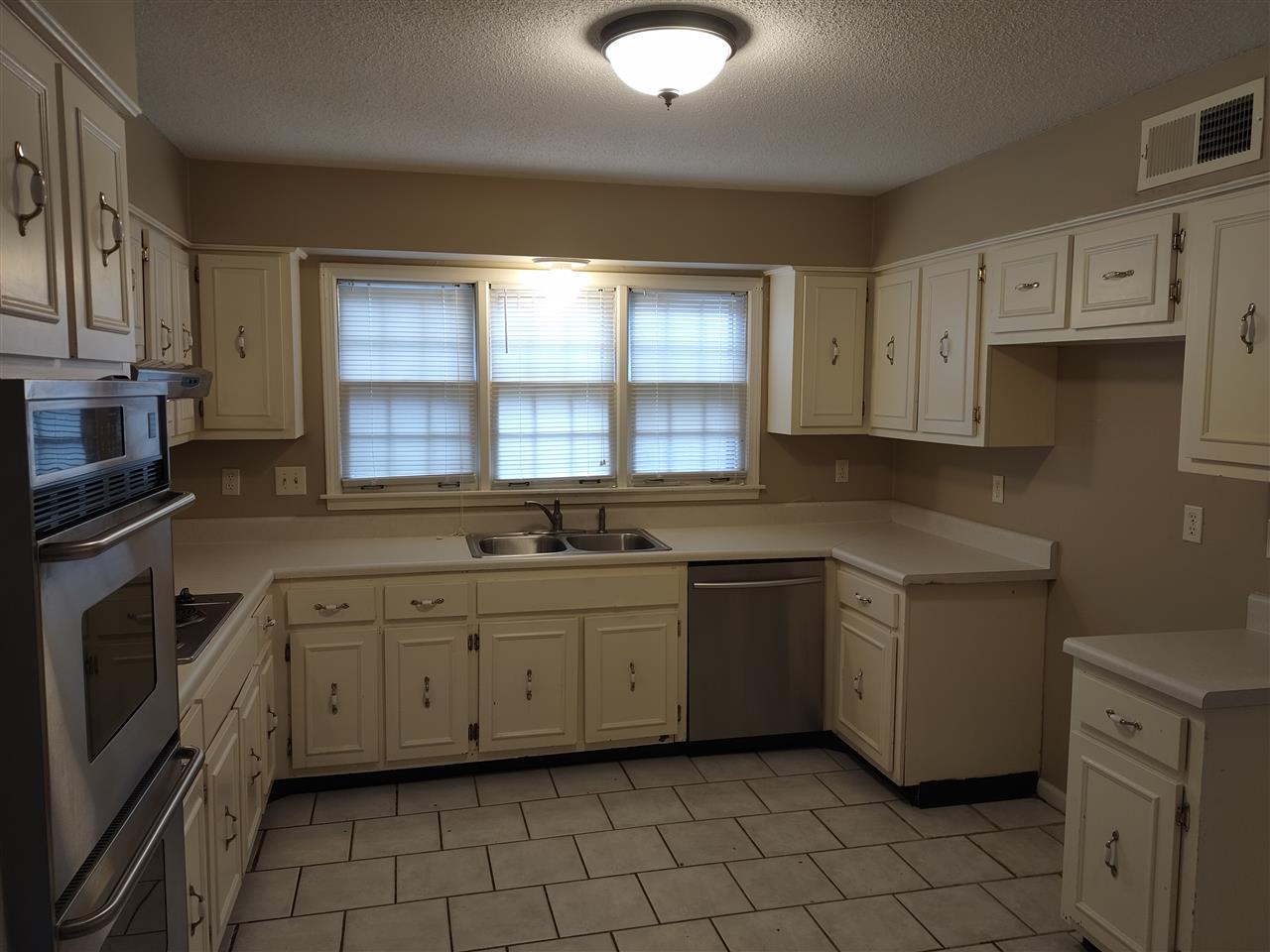 7876 Neshoba Road Germantown, TN 38138 - Photo 14 of 25 Gallery Image 14