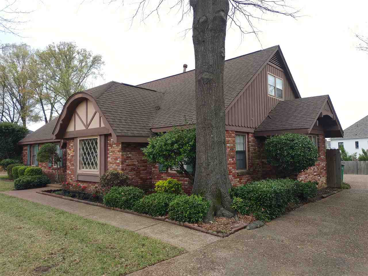 7876 Neshoba Road Germantown, TN 38138 - Photo 4 of 25 Gallery Image 4