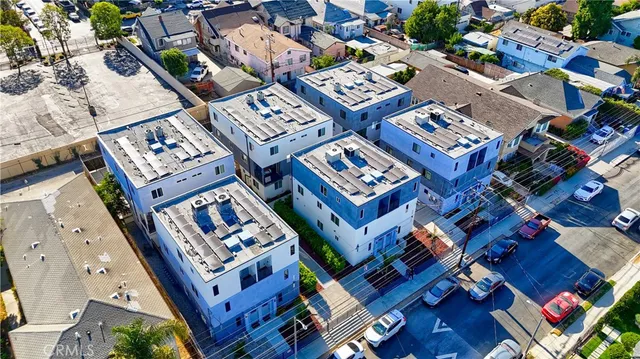 $4,217 | 1427 South New Hampshire Avenue, Los Angeles, CA 90006