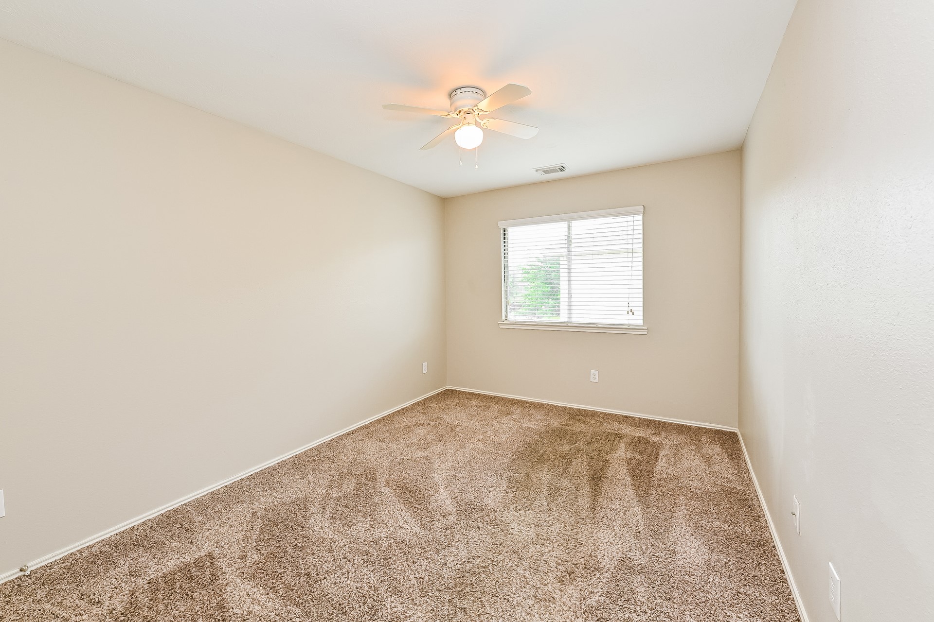 4435 Sprangletop Avenue Baytown, TX 77521 - Photo 12 of 15