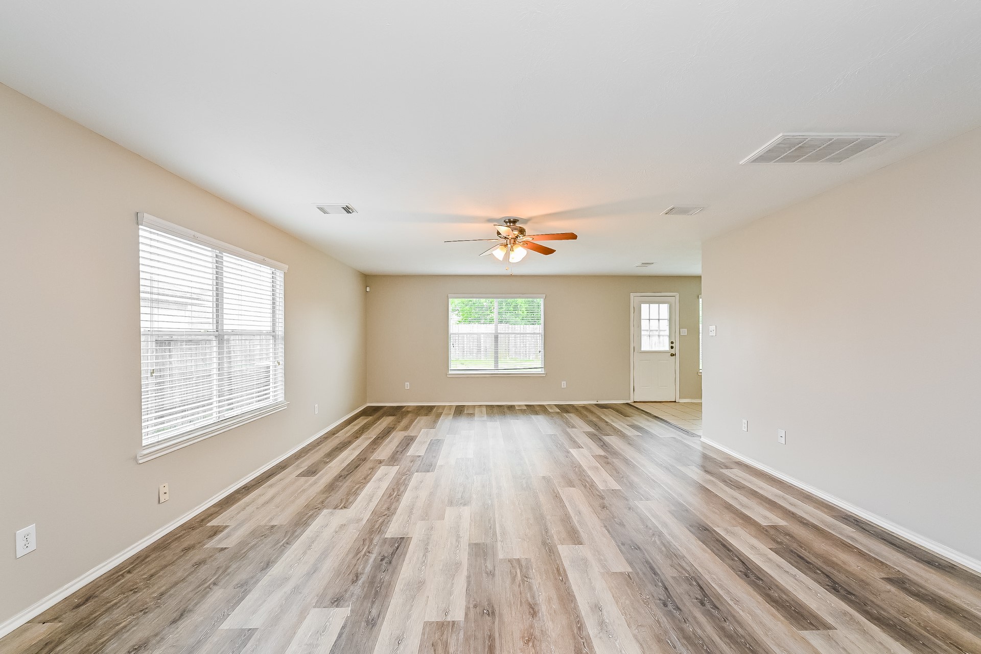 4435 Sprangletop Avenue Baytown, TX 77521 - Photo 3 of 15