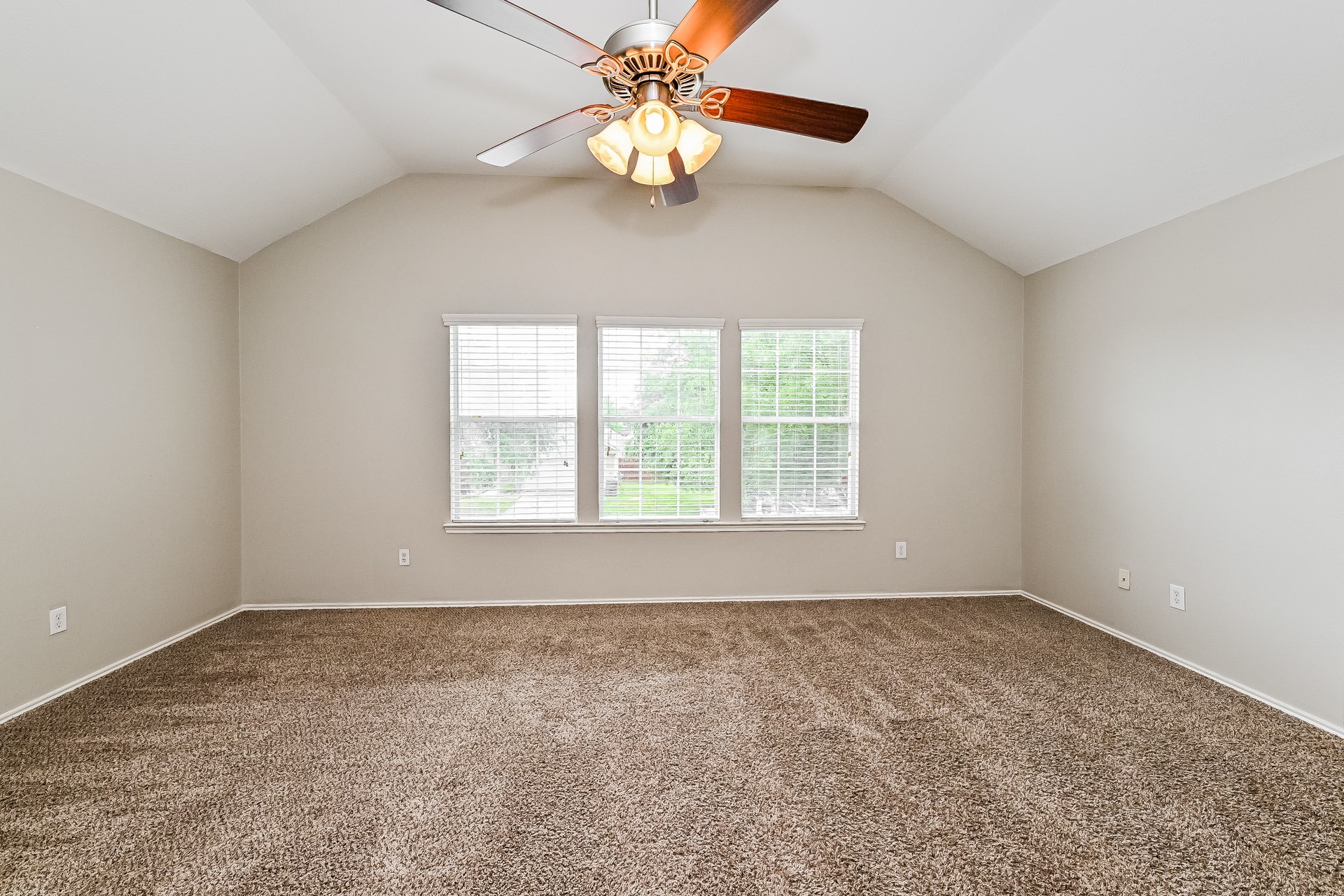 4435 Sprangletop Avenue Baytown, TX 77521 - Photo 8 of 15