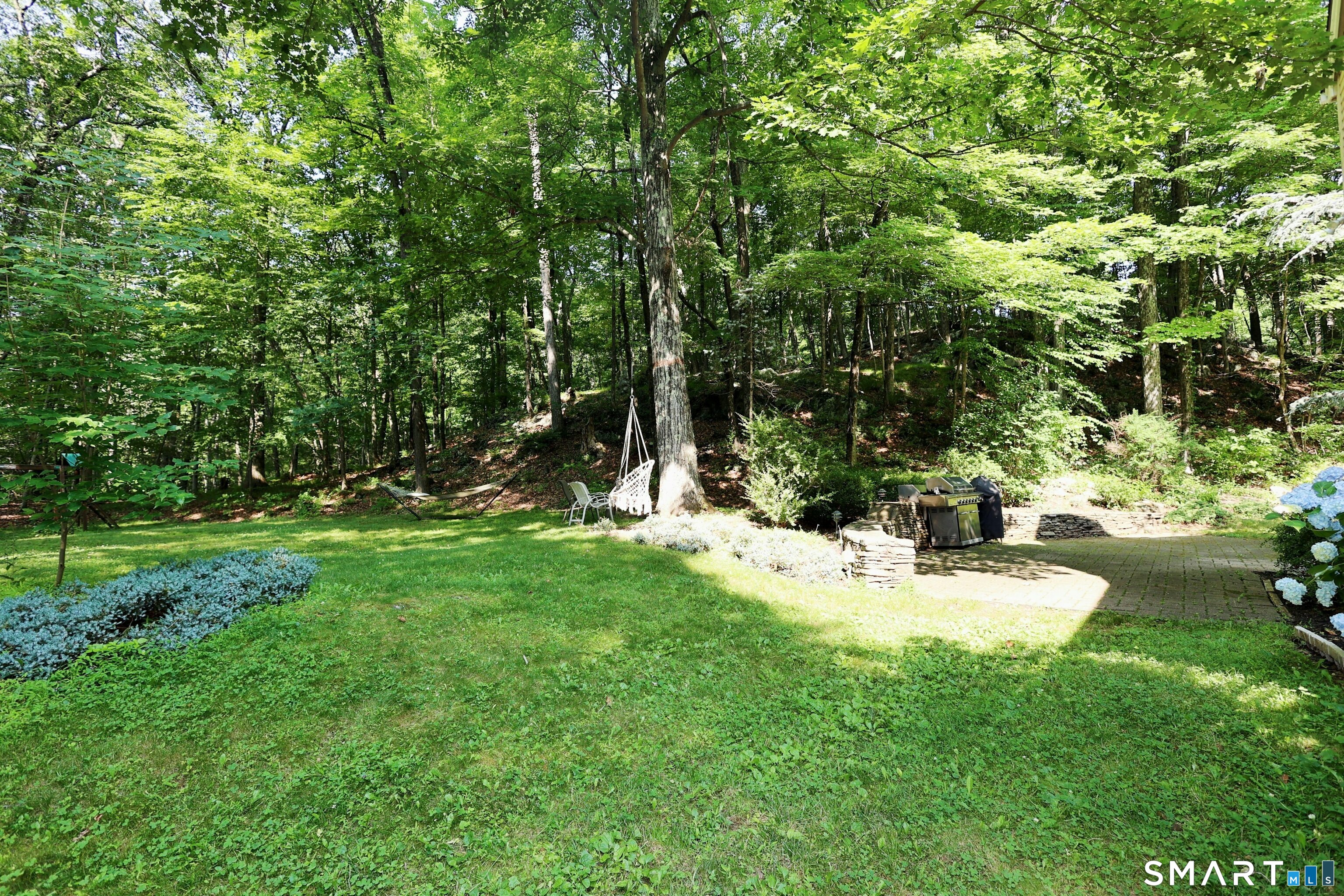 123 A Peaceable Street Redding, CT 06896 - Photo 3 of 40