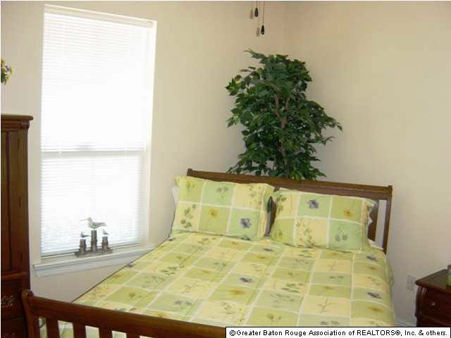 10172 Springvalley Avenue Baton Rouge, LA 70810 - Photo 6 of 7 Gallery Image 6