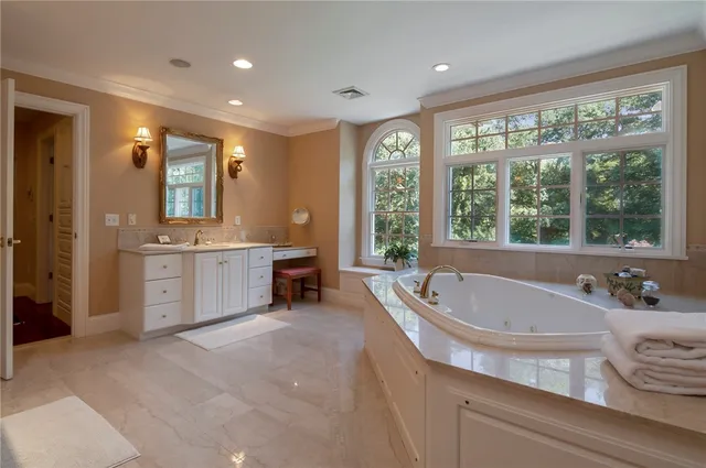 $2,499,000 | 25 Westfield Drive, East Greenwich, RI 02818