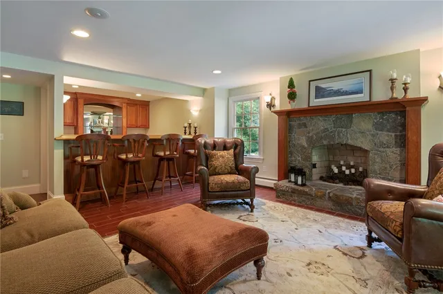 $2,499,000 | 25 Westfield Drive, East Greenwich, RI 02818