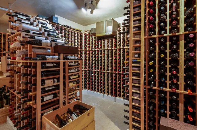 $2,499,000 | 25 Westfield Drive, East Greenwich, RI 02818