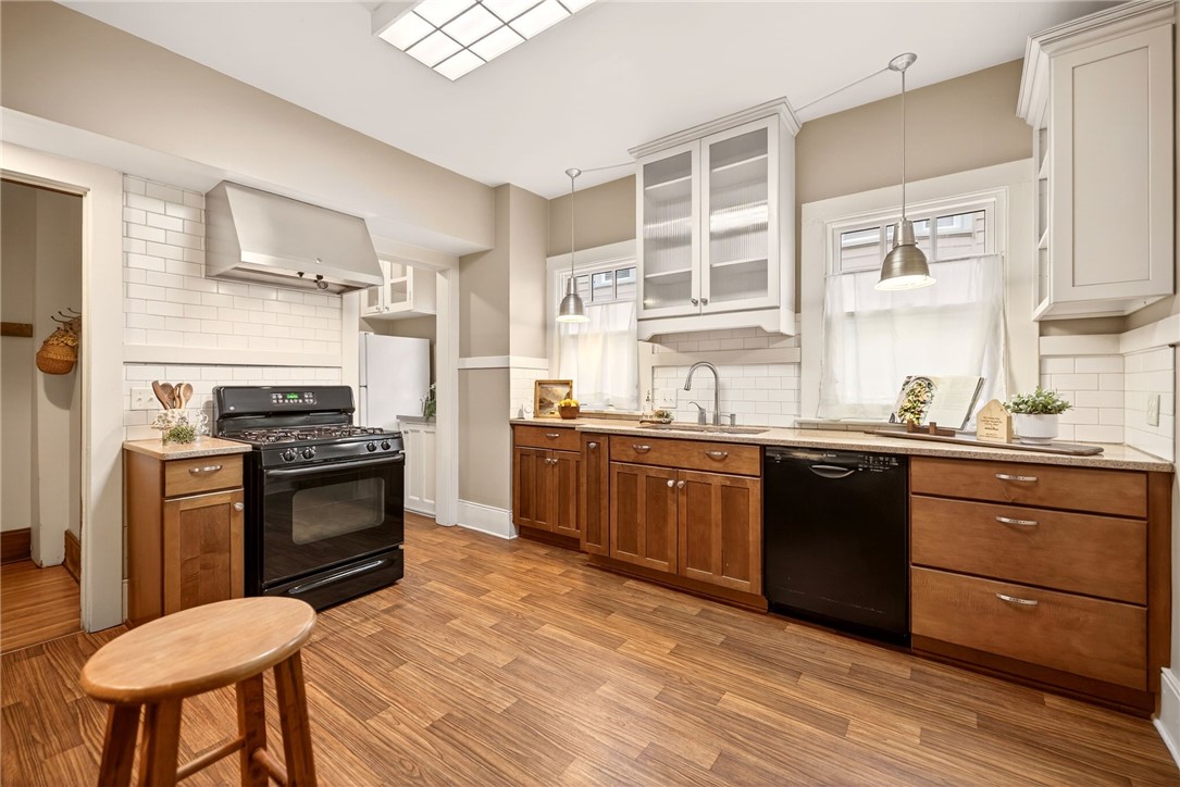 1005 Harvard Street Rochester, NY 14610 - Photo 14 of 50 Kitchen