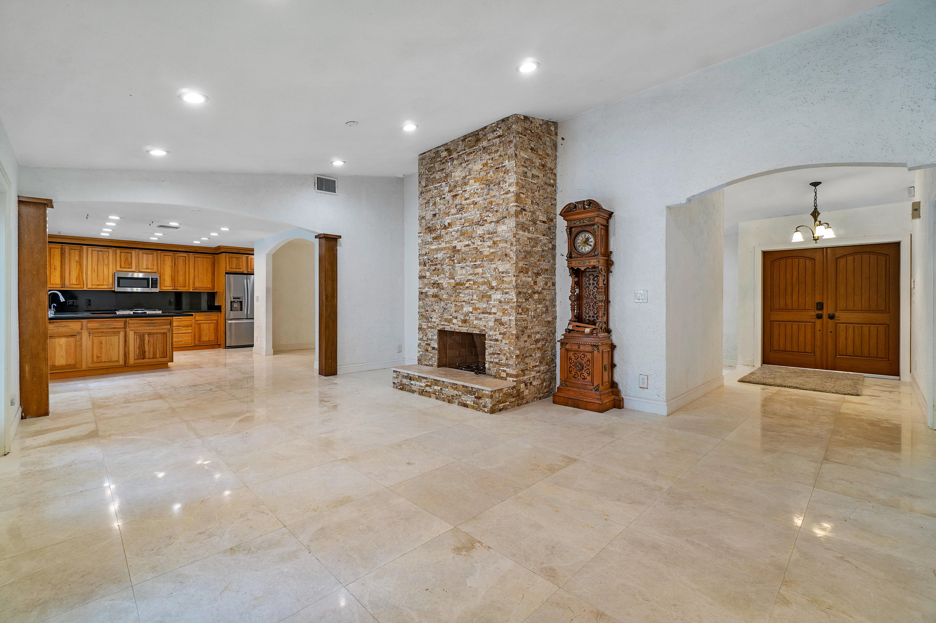 20777 Soneto Drive Boca Raton, FL 33433 - Photo 15 of 28 015-20777SonetoDr-BocaRaton-FL-full
