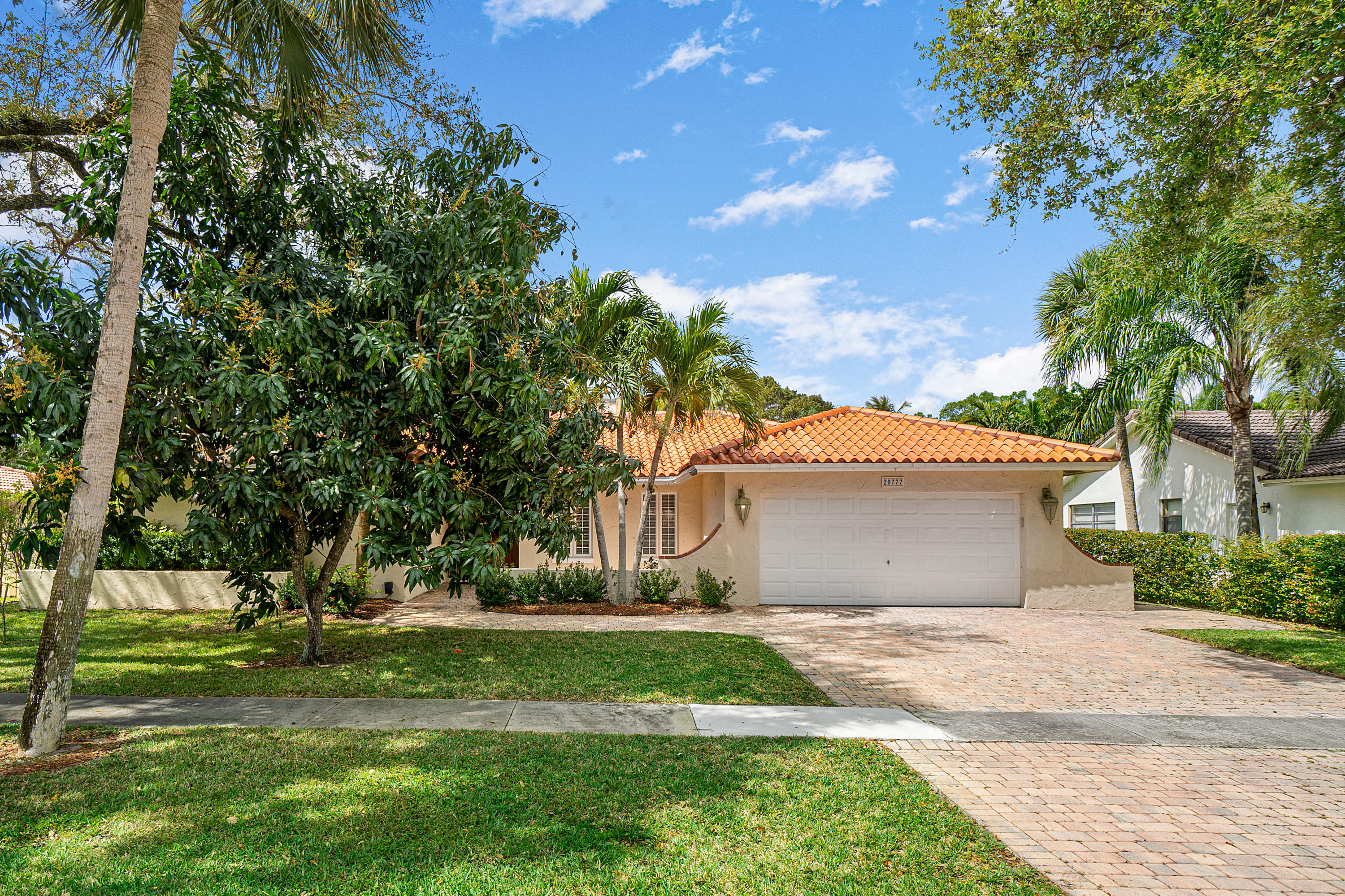 20777 Soneto Drive Boca Raton, FL 33433 - Photo 2 of 28 002-20777SonetoDr-BocaRaton-FL-full