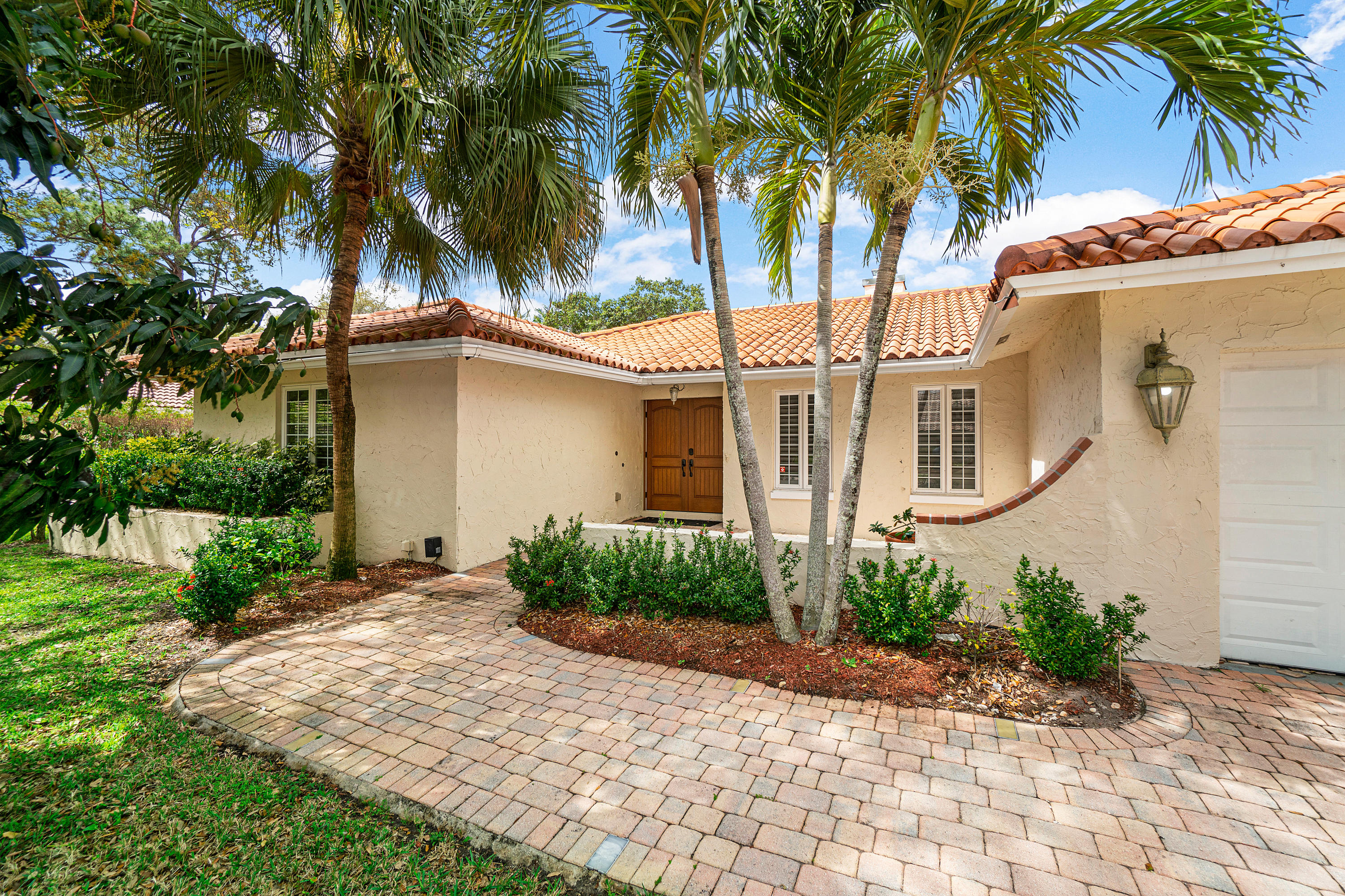 20777 Soneto Drive Boca Raton, FL 33433 - Photo 4 of 28 004-20777SonetoDr-BocaRaton-FL-full