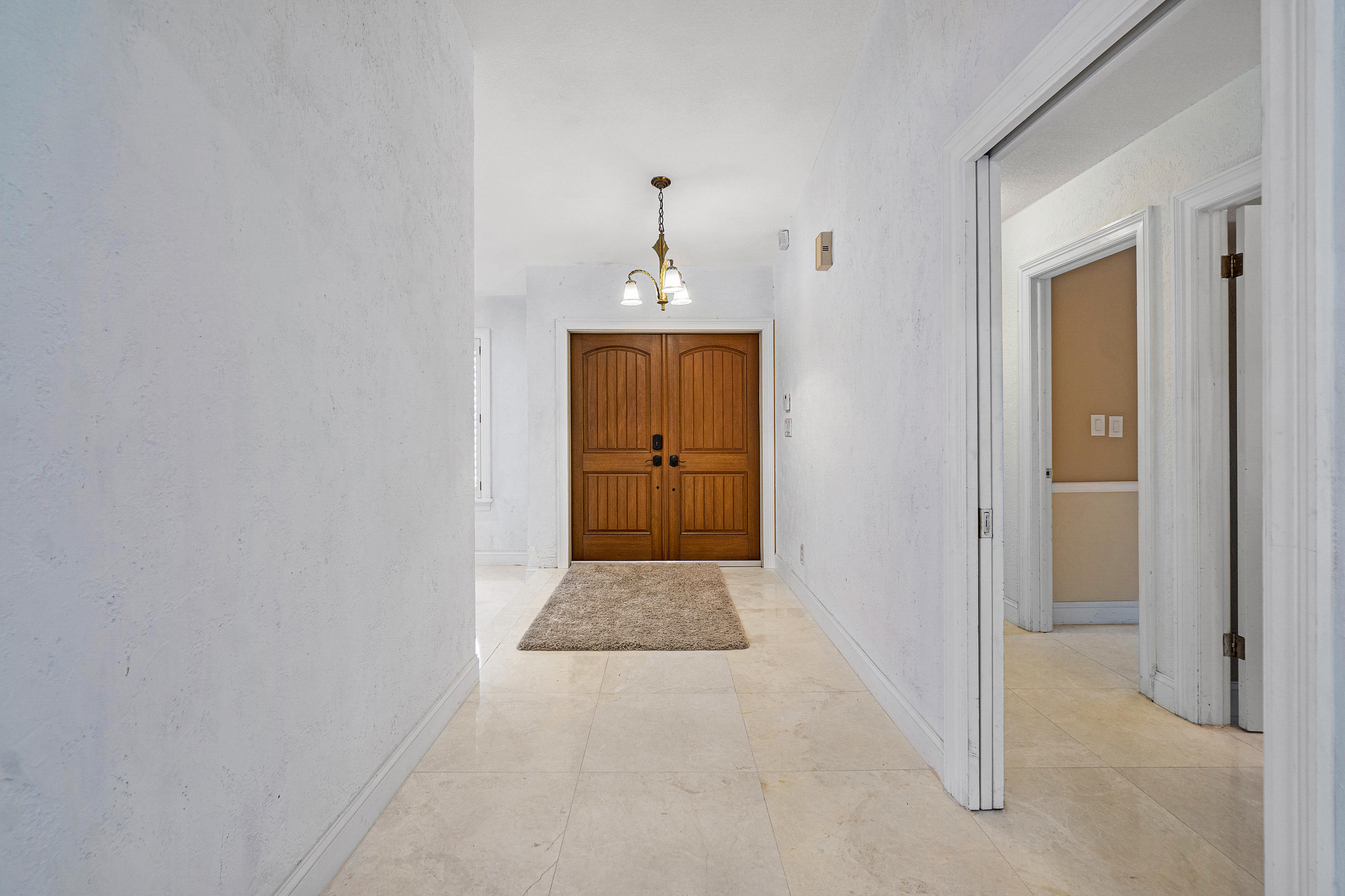 20777 Soneto Drive Boca Raton, FL 33433 - Photo 5 of 28 005-20777SonetoDr-BocaRaton-FL-full